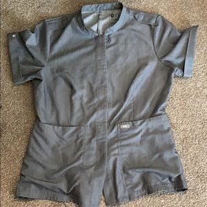 Figs graphite military style top size M EUC